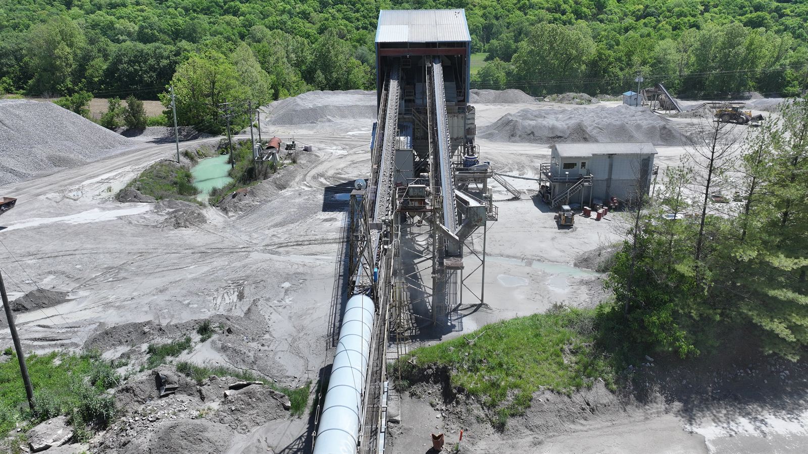 Wash plant and conveyor at the Lockport quarry